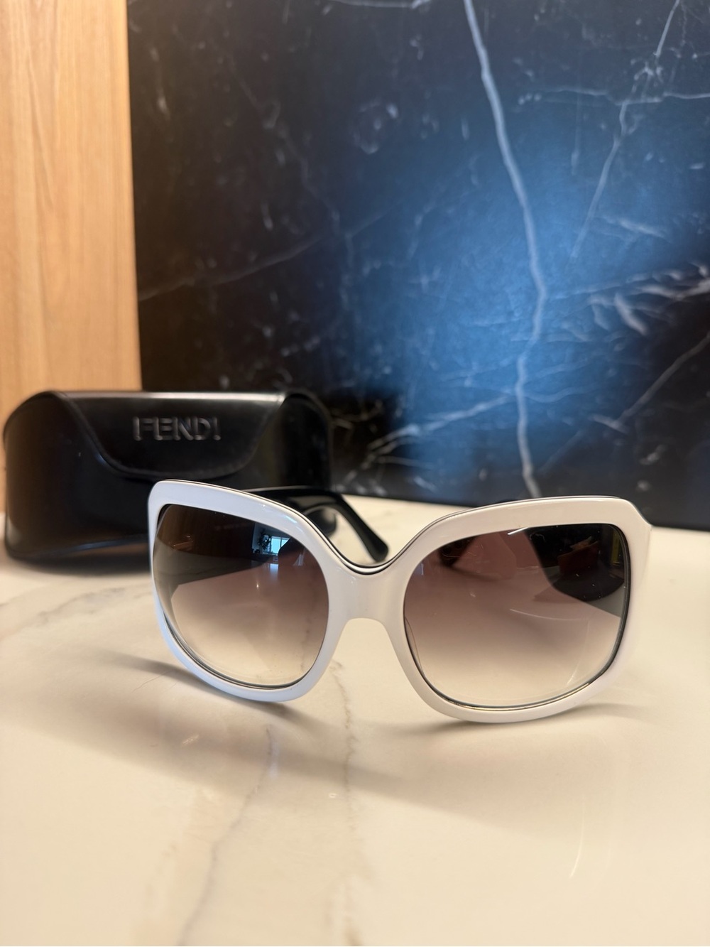 Fendi FS5033 Oversized White FF Logo Sunglasses + Case